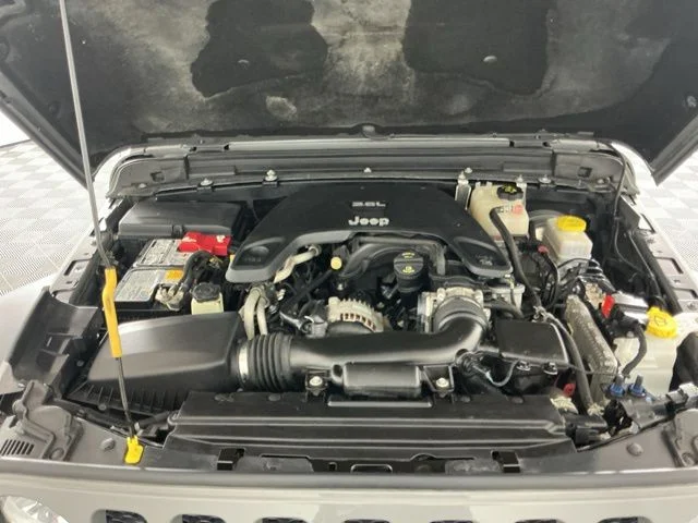 Used 2019 Gray Jeep Sport image 25