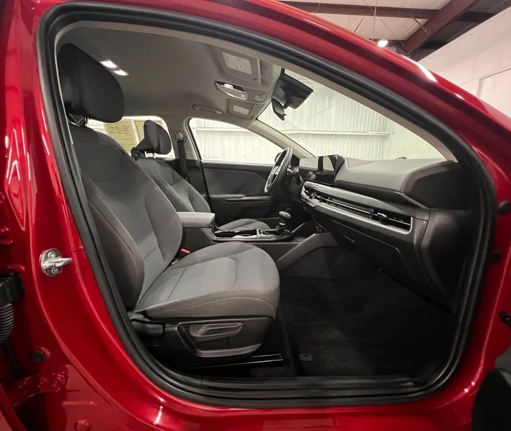 Used 2025 Red Kia LXS image 17