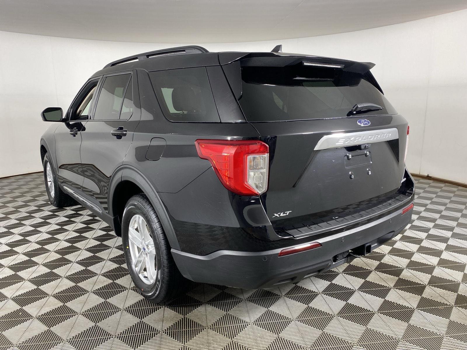 Used 2023 Agate Black Ford XLT image 8
