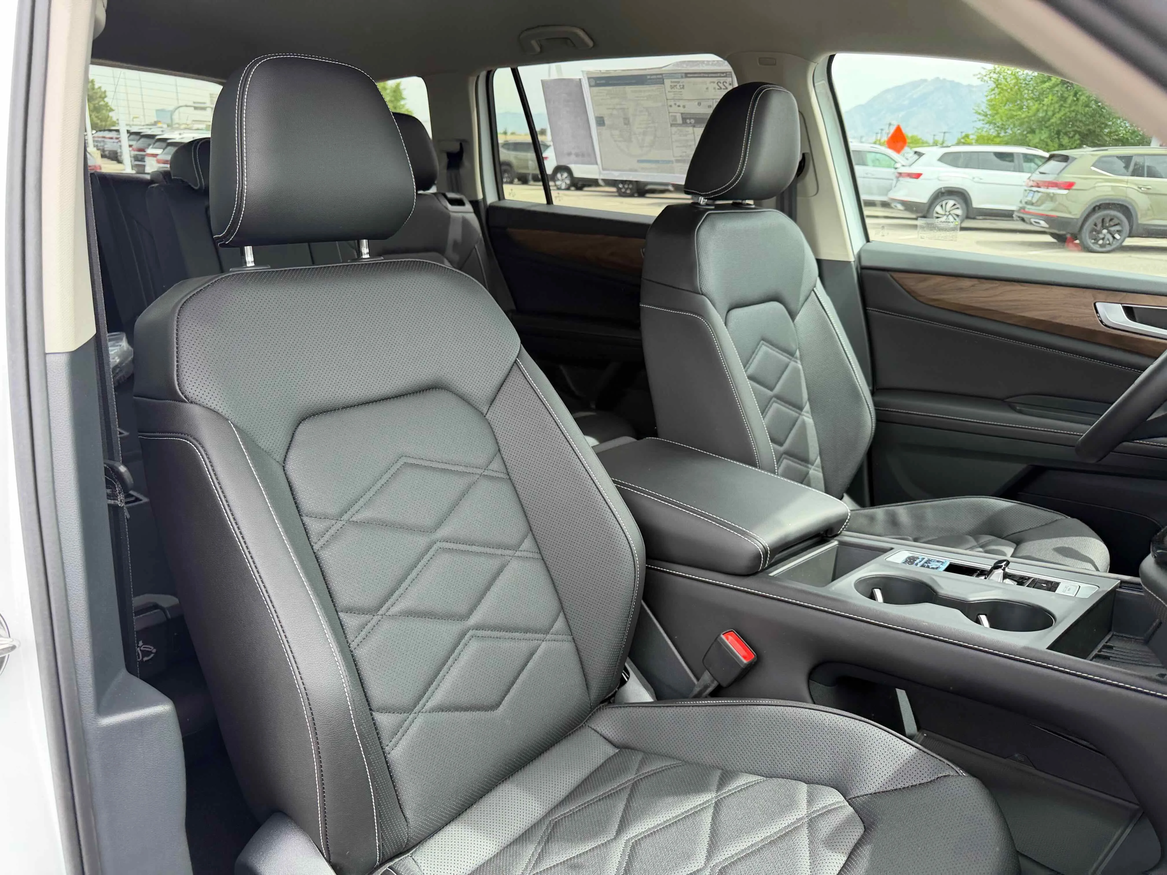 New 2026 Opal White Volkswagen 2.0T SE image 31