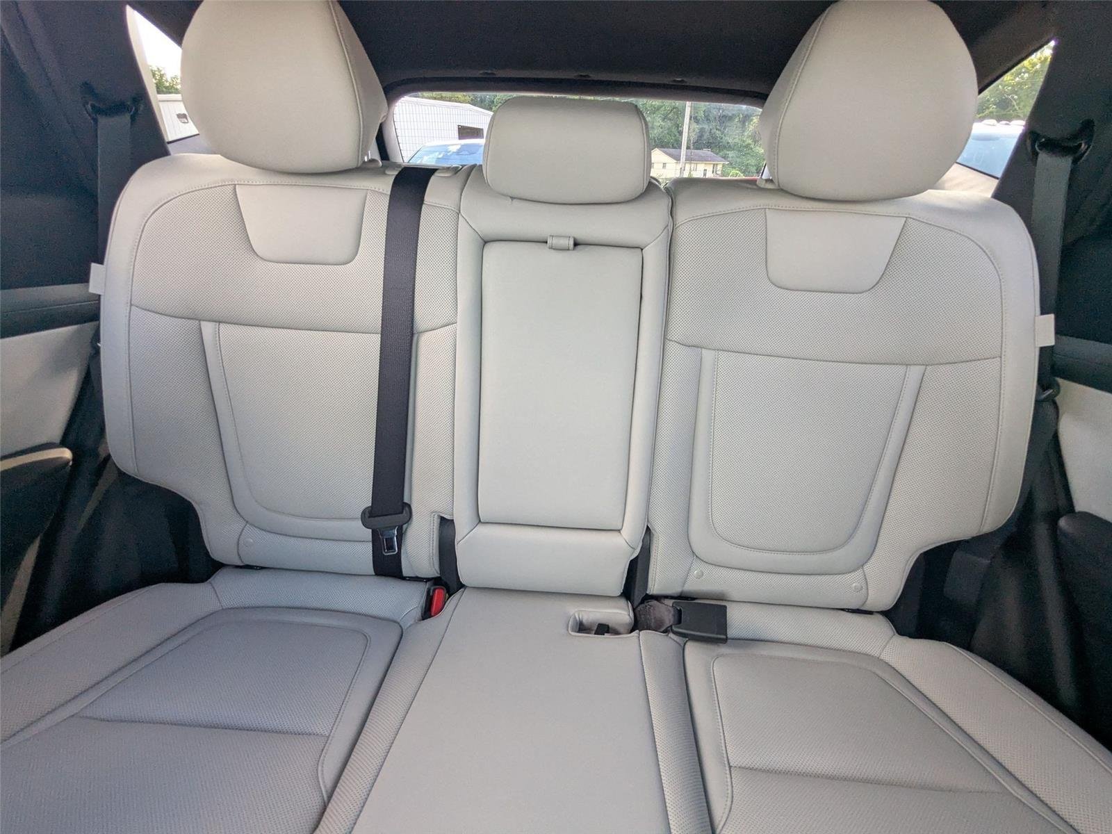 New 2026 Shimmering Silver Hyundai Limited image 18