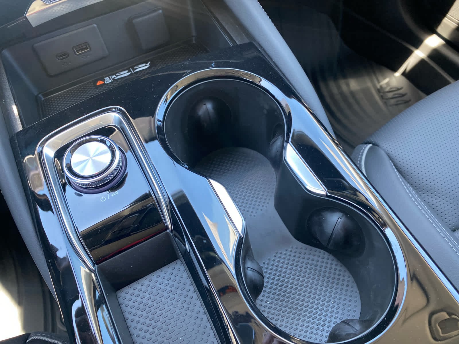 New 2026 Ebony Twilight Metallic Buick Avenir image 19