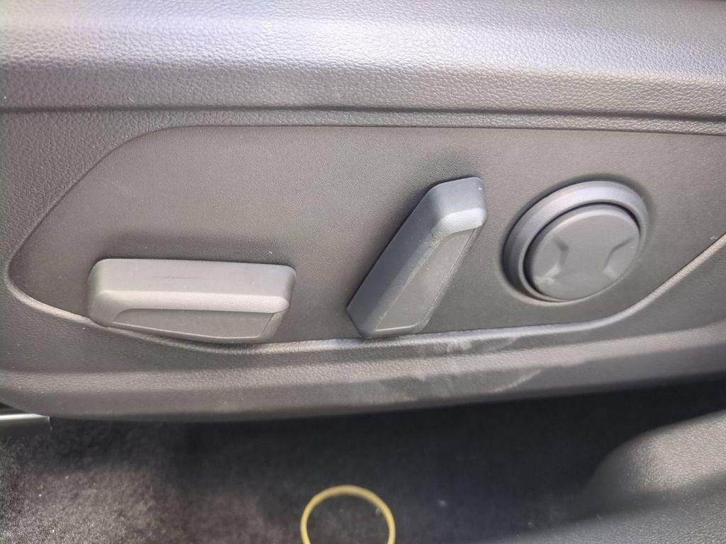 New 2026 Gray Hyundai SEL Convenience image 24