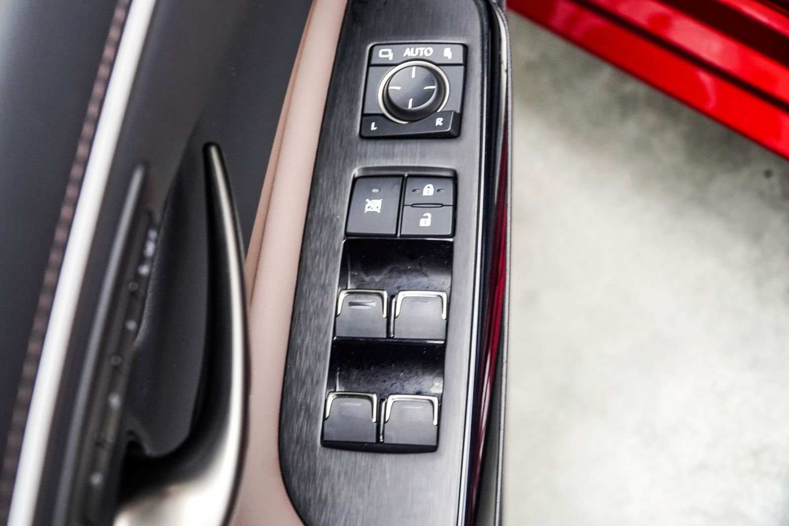 Used 2025 Red Lexus 350 image 31
