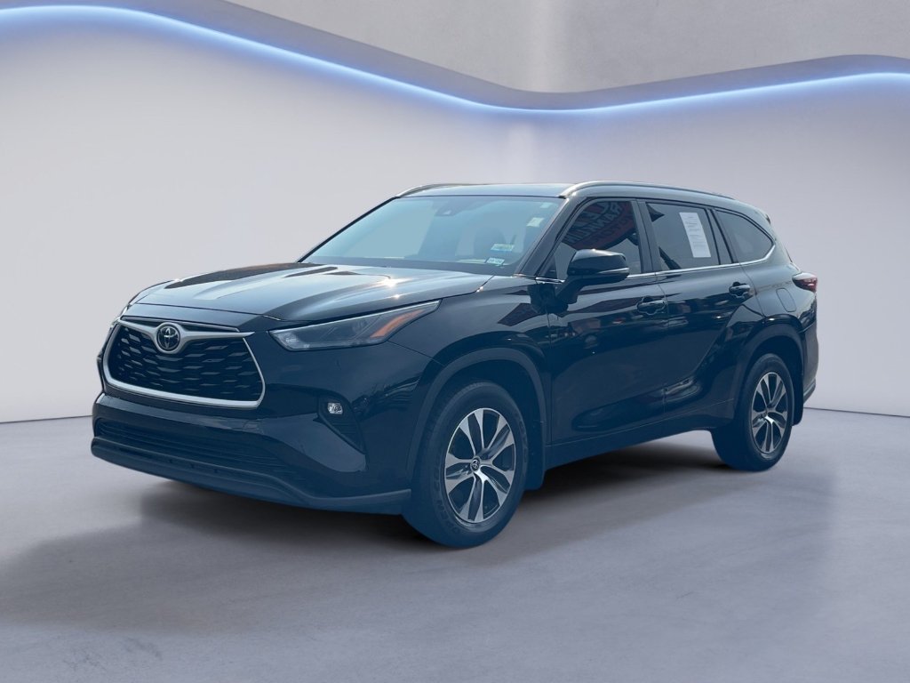 Used 2024 Midnight Black Metallic Toyota XLE image 26
