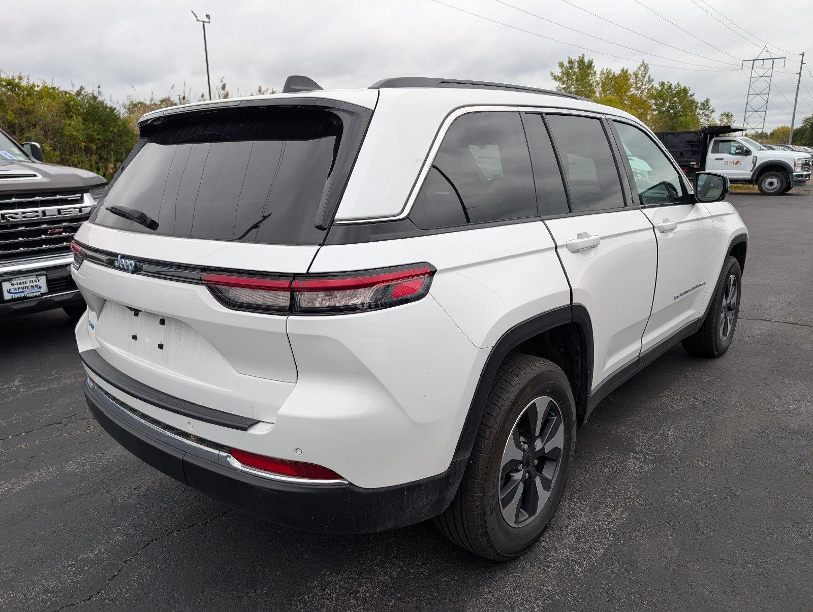 Used 2024 Bright White Clearcoat Jeep 4xe image 7