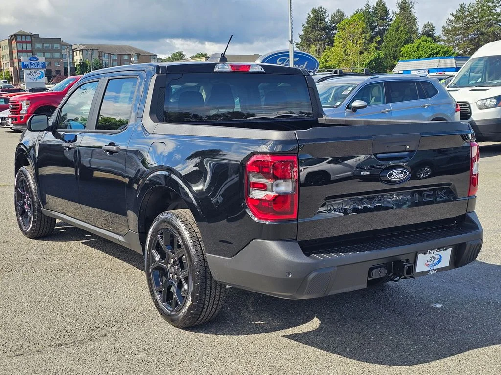 New 2025 Black Ford XLT image 5