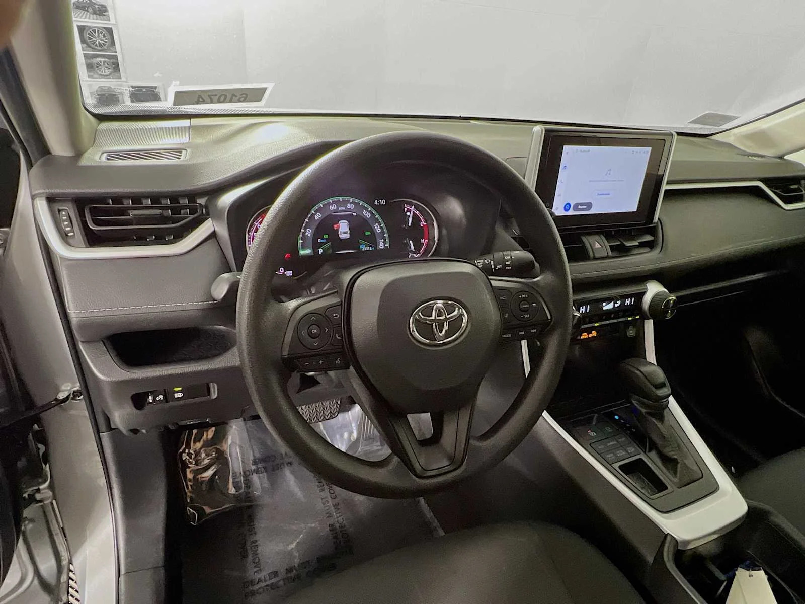 Used 2025 Silver Sky Metallic Toyota XLE image 11