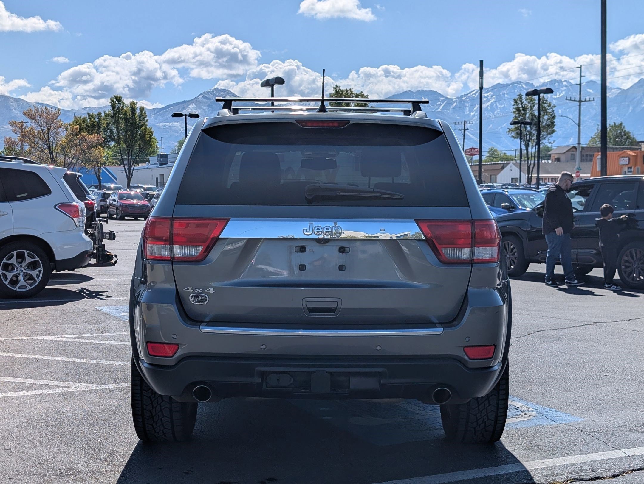 Used 2011 Mineral Gray Metallic Jeep Overland Summit image 4