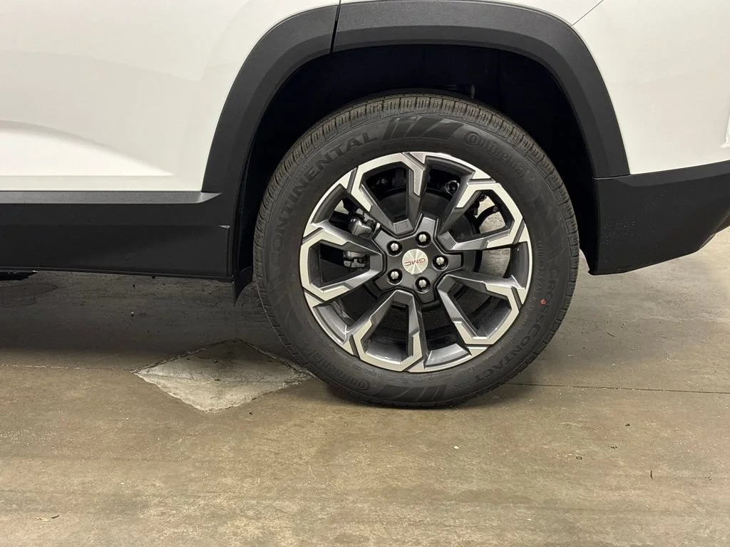 New 2027 Summit White GMC Elevation image 11