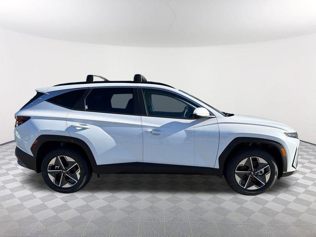 New 2026 White Hyundai SEL AWD image 4
