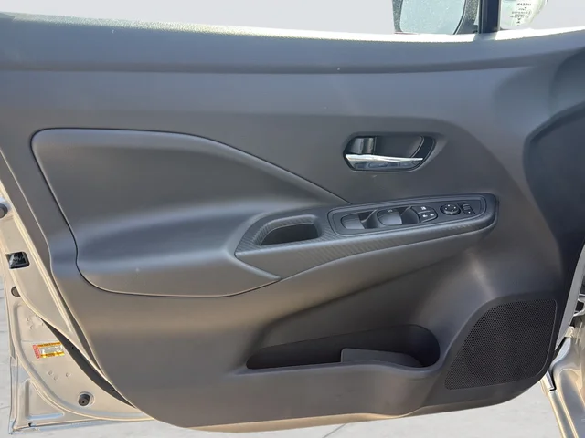 Used 2025 Silver Nissan 1.6 SV image 13