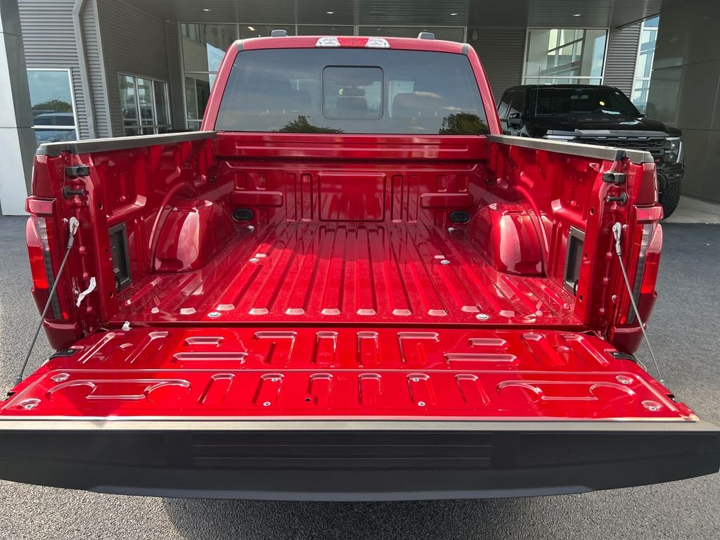 New 2026 Ruby Red Metallic Tinted Clearcoat Ford XLT image 9
