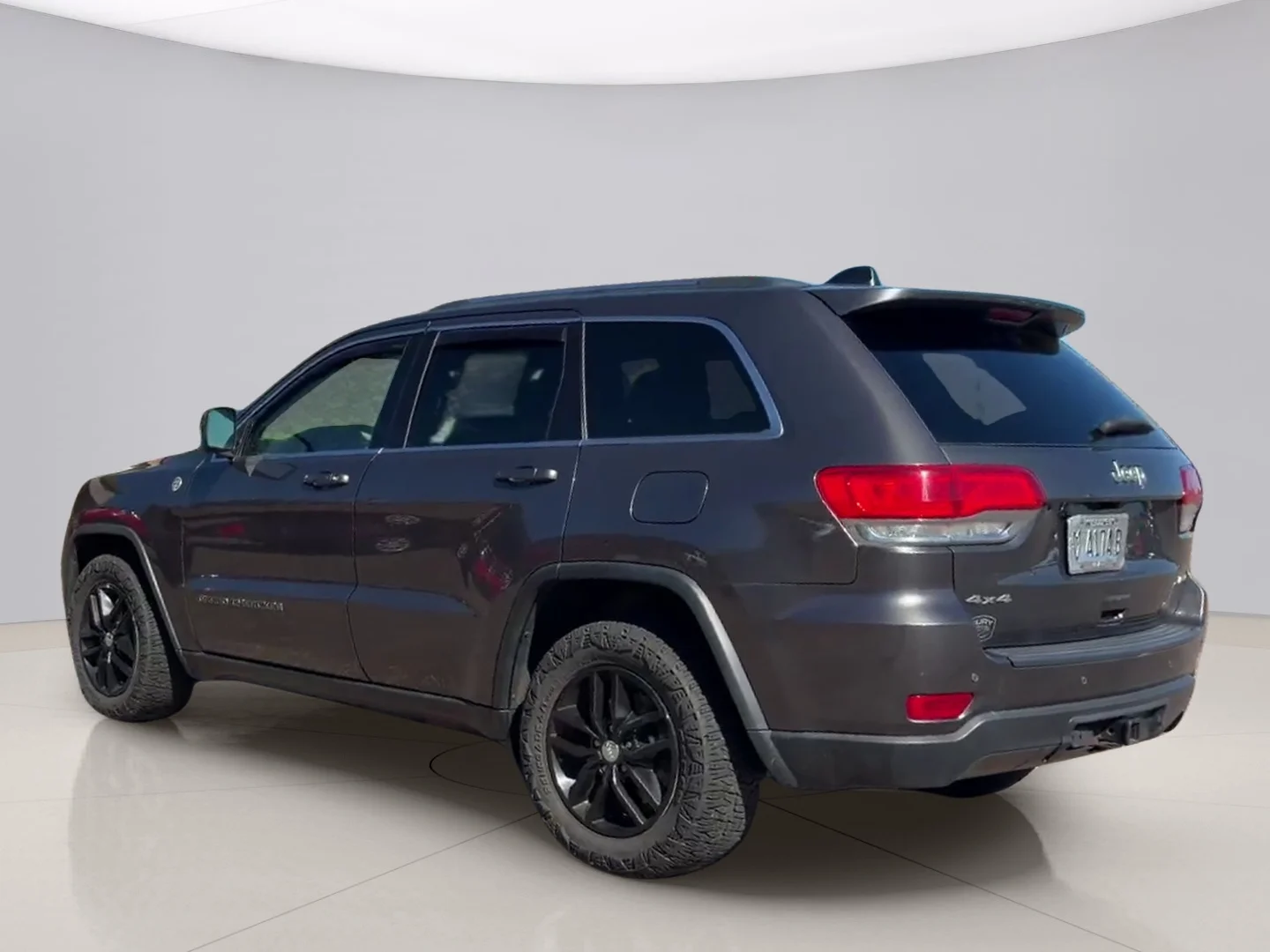 Used 2017 Gray Jeep LAREDO image 3