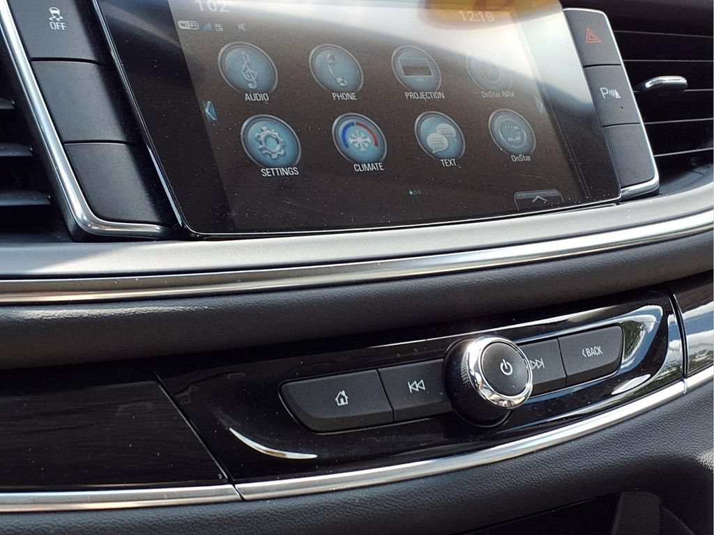 2018 Buick Enclave Essence - Photo 10