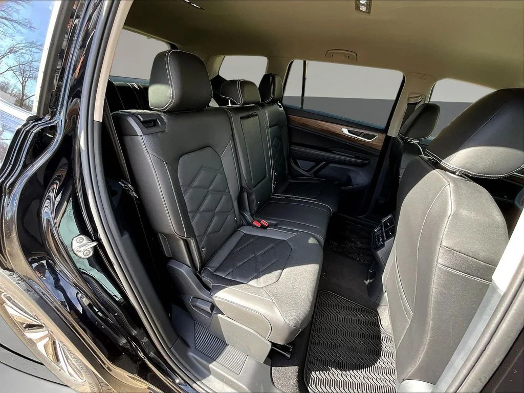 New 2026 Deep Black Pearl Volkswagen 2.0T SE image 10