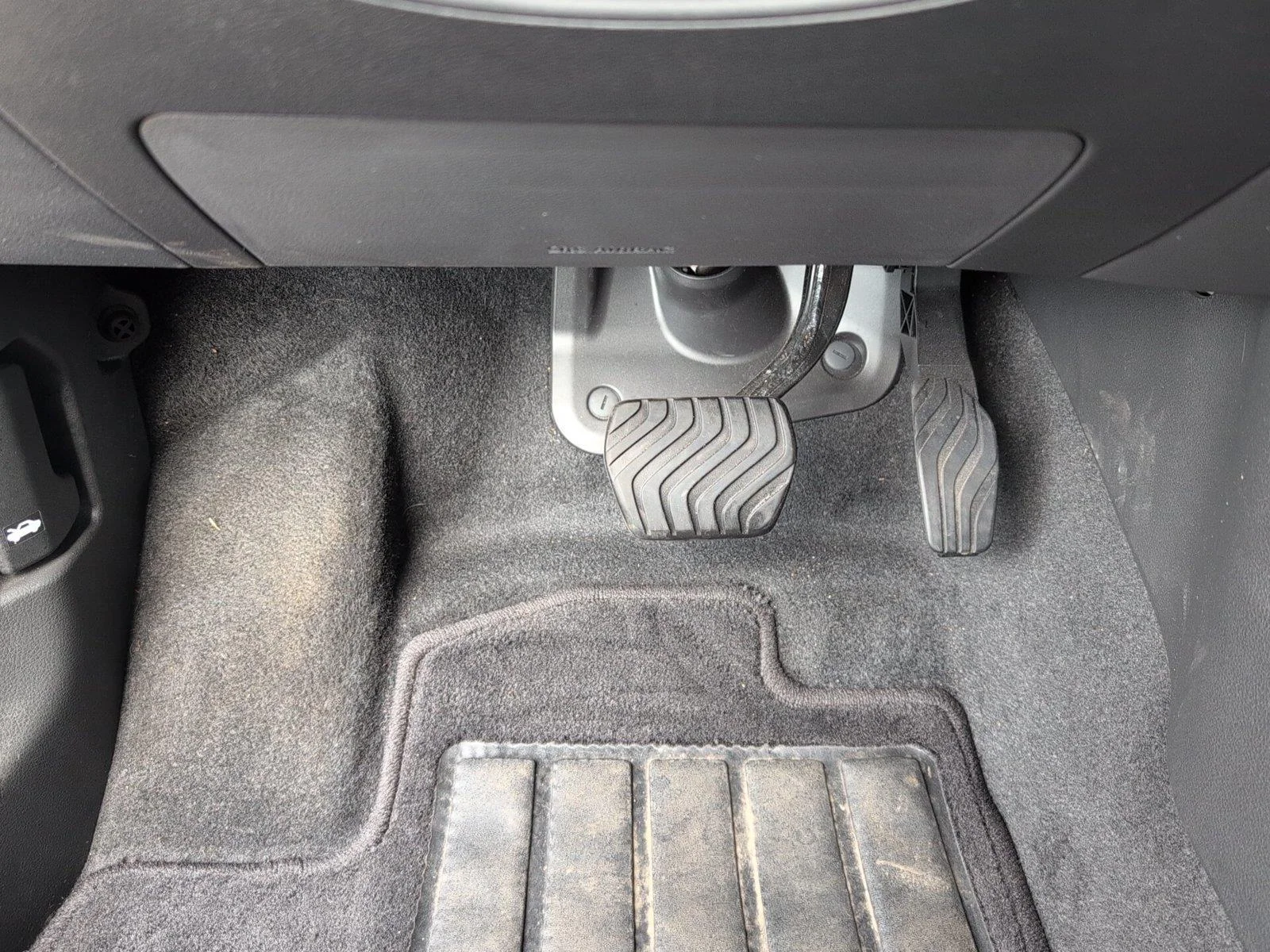 Used 2026 Super Black Nissan Platinum image 27