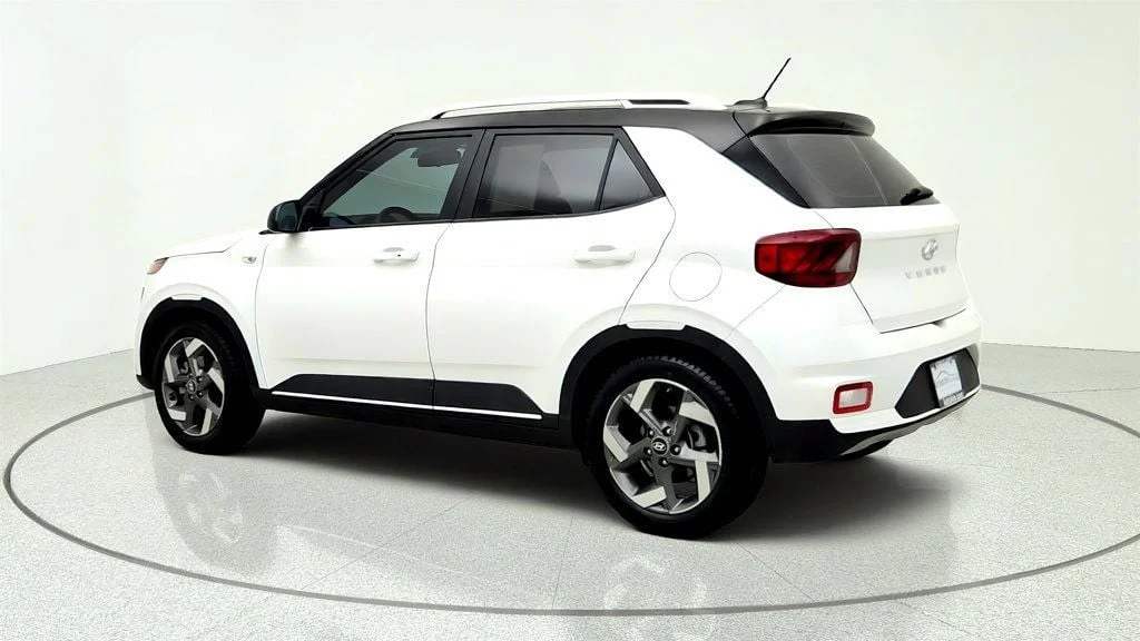 Used 2023 Lunar White Hyundai Limited IVT image 7