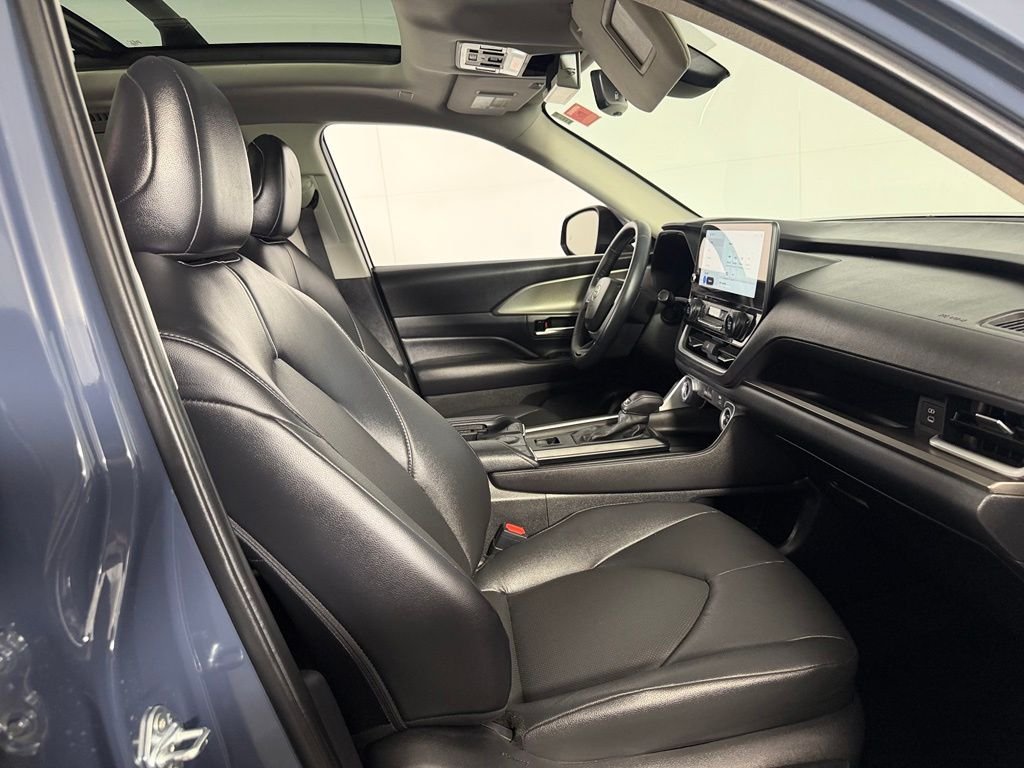 Used 2024 Cloud Toyota XLE image 26