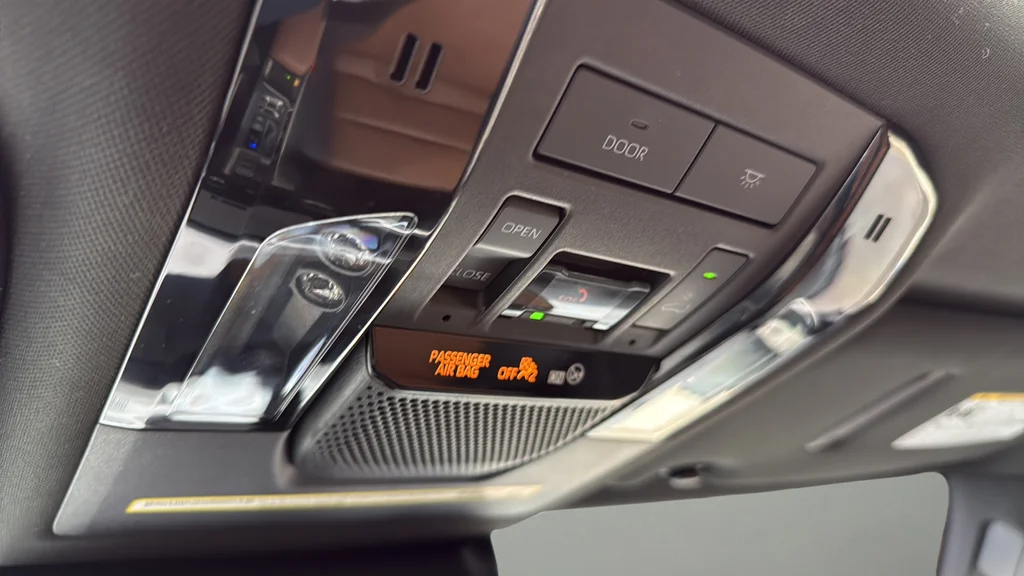 Certified Used 2024  Lexus 550 Luxury+ image 30
