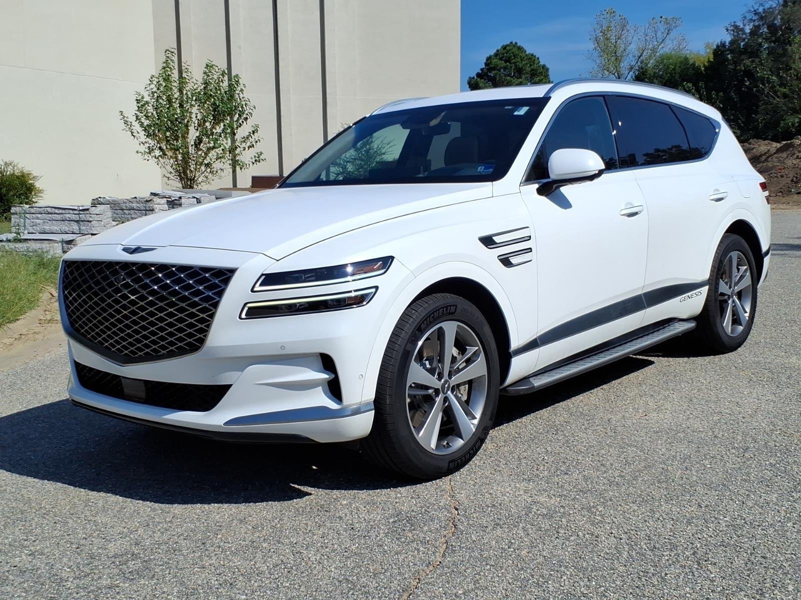 Used 2023 Matterhorn White Genesis PRESTIGE image 1