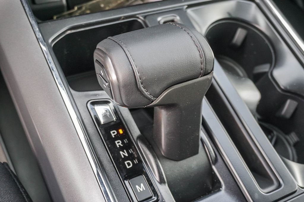 New 2026 Oxford White Ford XLT image 22