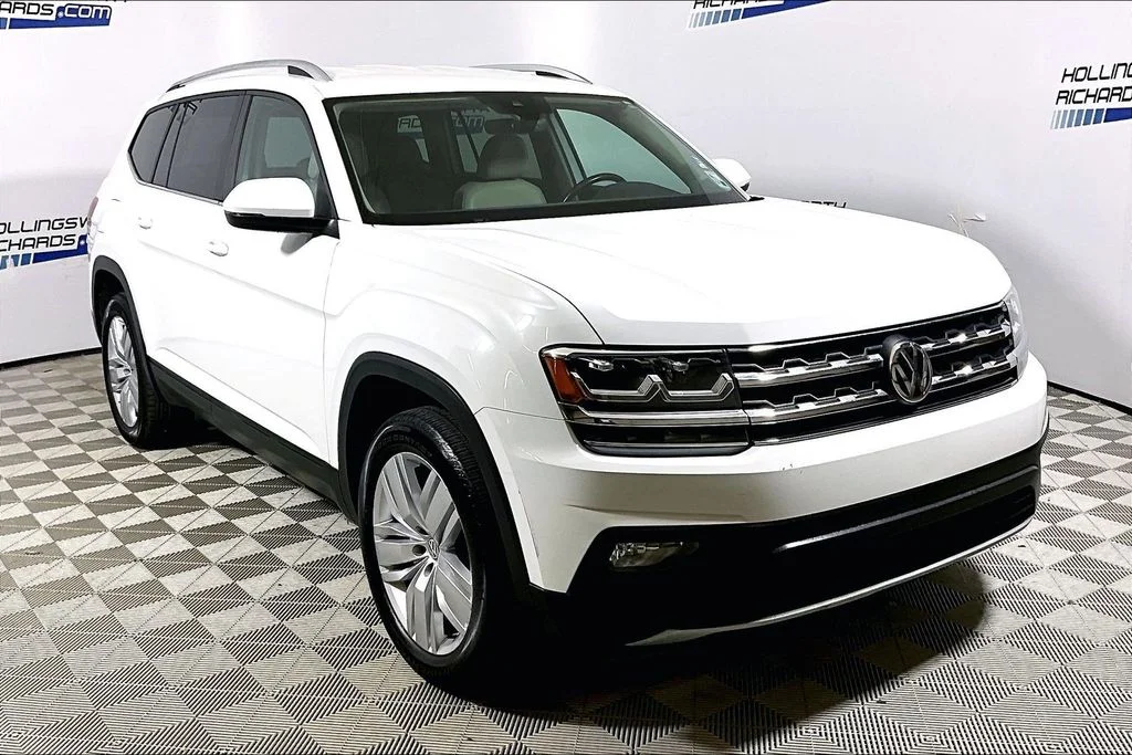 Used 2019 Pure White Volkswagen 3.6L V6 SE image 3
