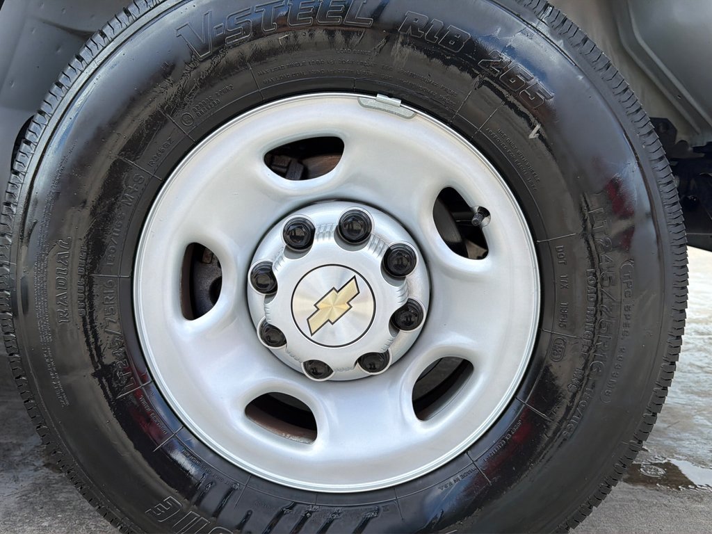 Certified Used 2025 Summit White Chevrolet WT image 33