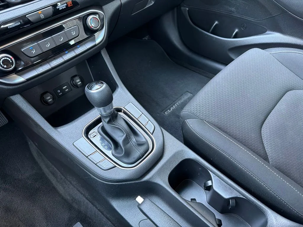 Used 2019 Black Hyundai Base image 14