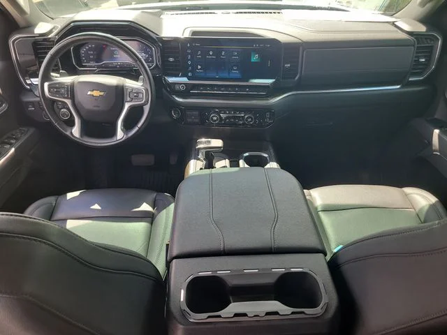 Used 2025 White Chevrolet LT image 14