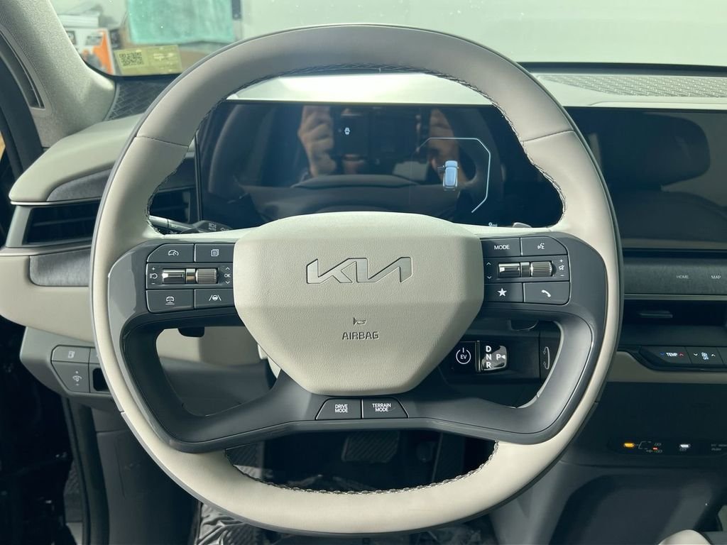 New 2026 Ebony Black Kia Wind AWD image 16