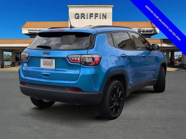 Used 2025 Blue Jeep Latitude image 4