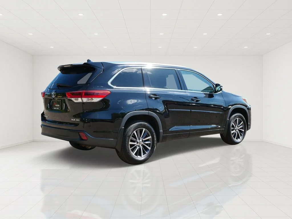 Certified Used 2018 Black Toyota XLE image 6