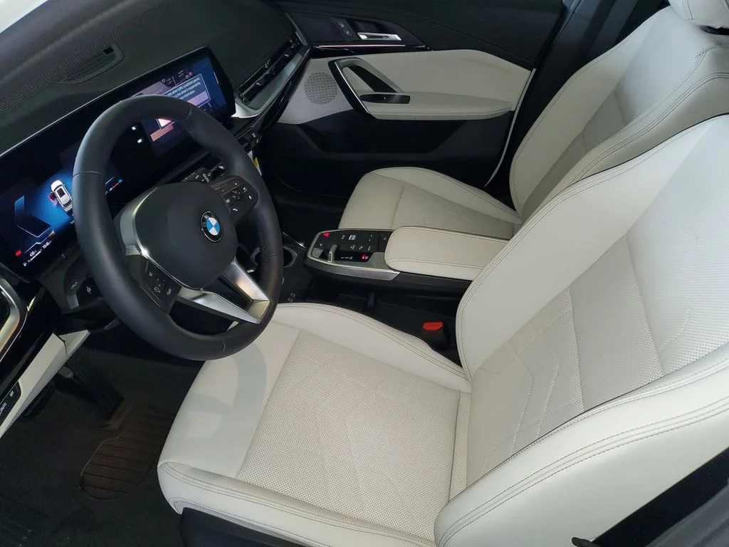 Used 2026 White BMW xDrive28i image 15