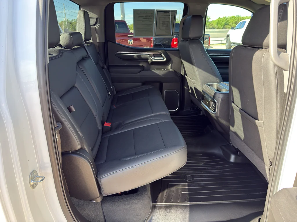 Used 2025 Summit White Chevrolet LTZ image 29