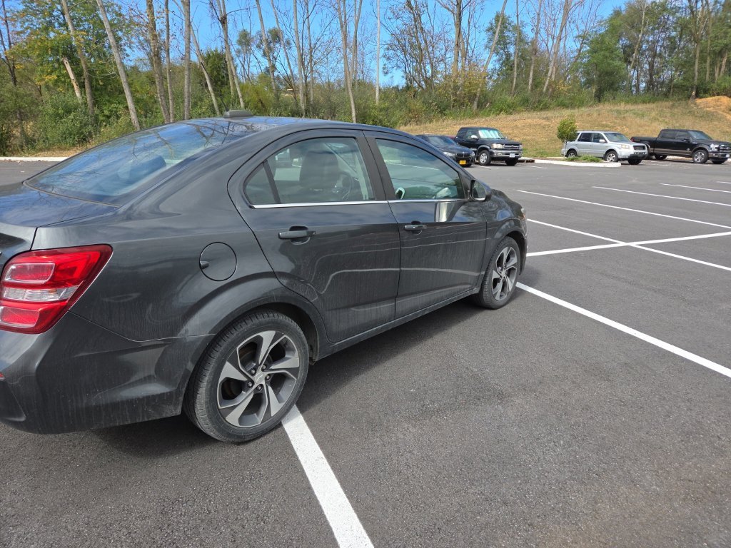 Used 2019 Gray Chevrolet Premier image 16