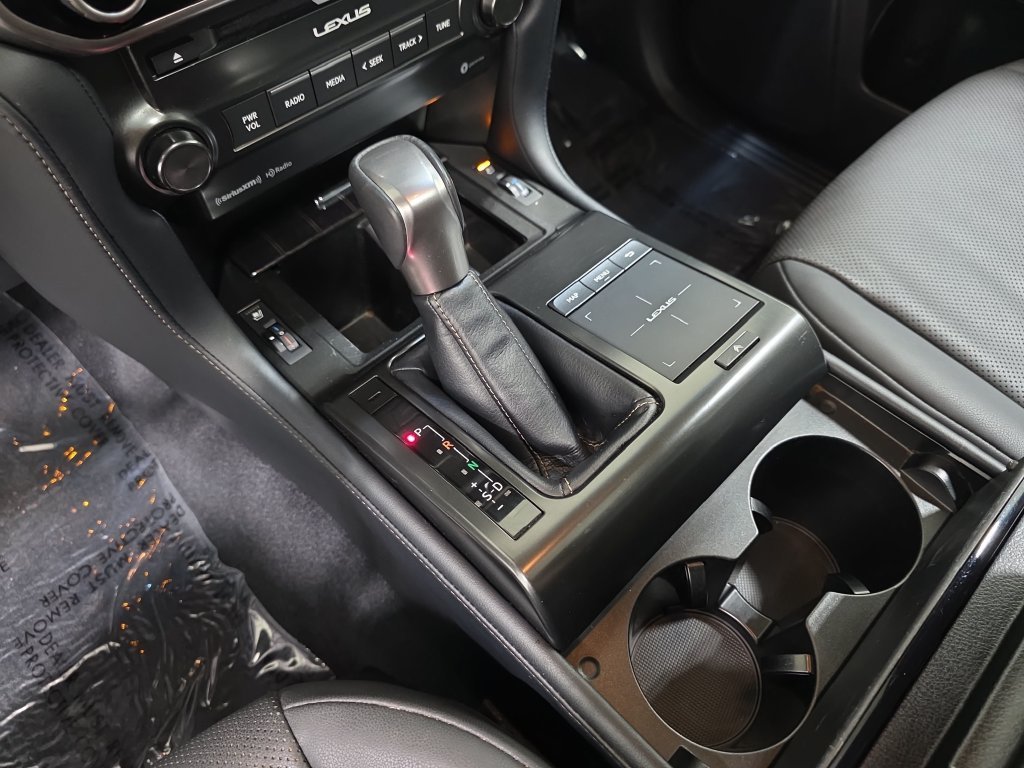 Used 2023 White Pearl Lexus 460 image 24