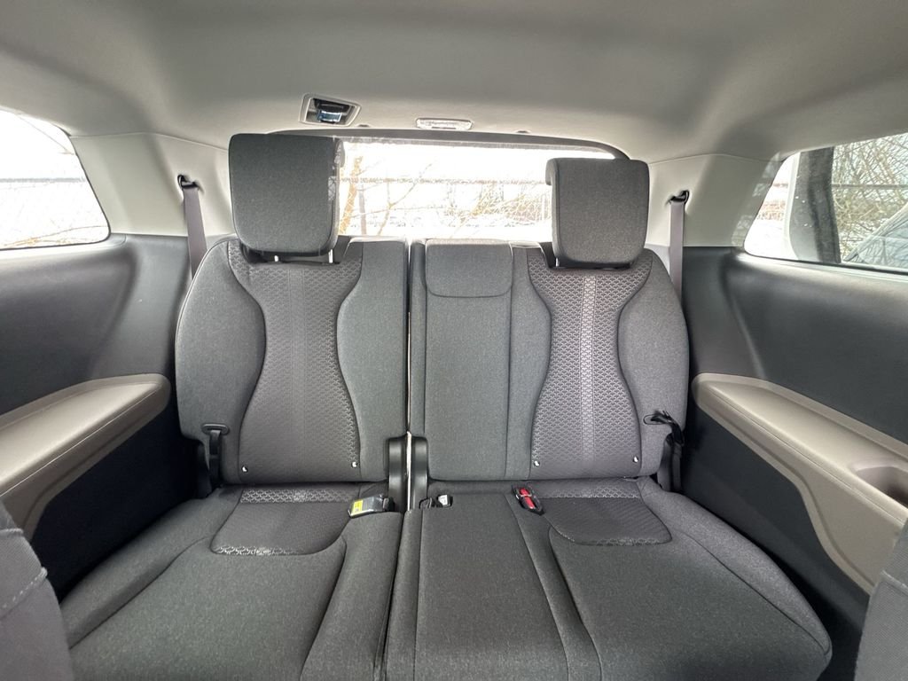 2026 Kia Carnival LX - Photo 23