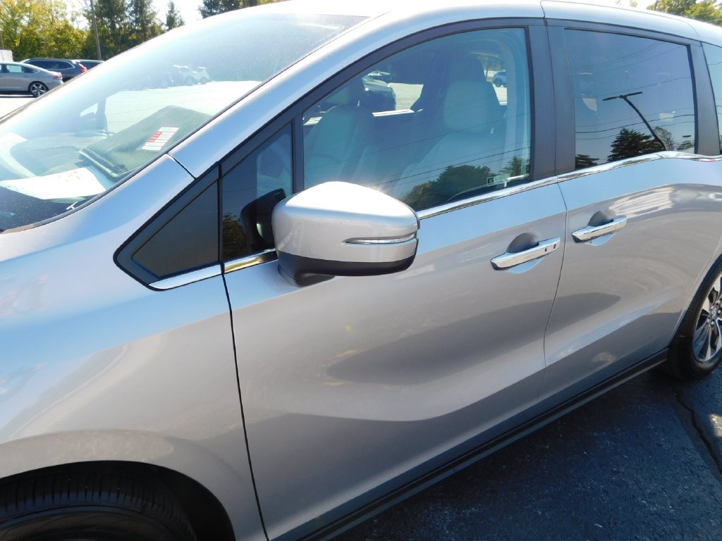 Certified Used 2024 Lunar Silver Metallic Honda EX-L image 11
