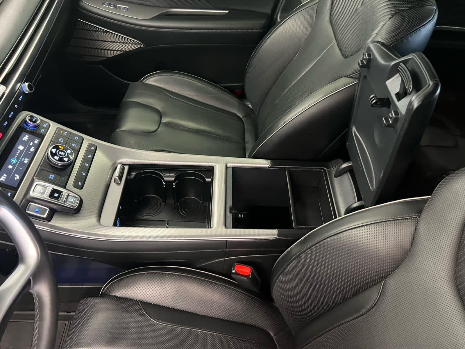Used 2024 Robust Emerald Hyundai Calligraphy image 18
