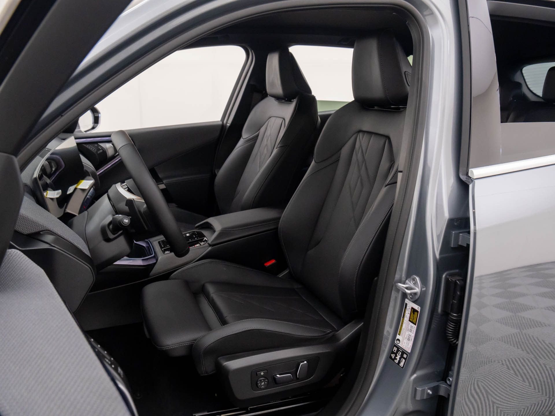 2026 BMW X3 30 - Photo 14