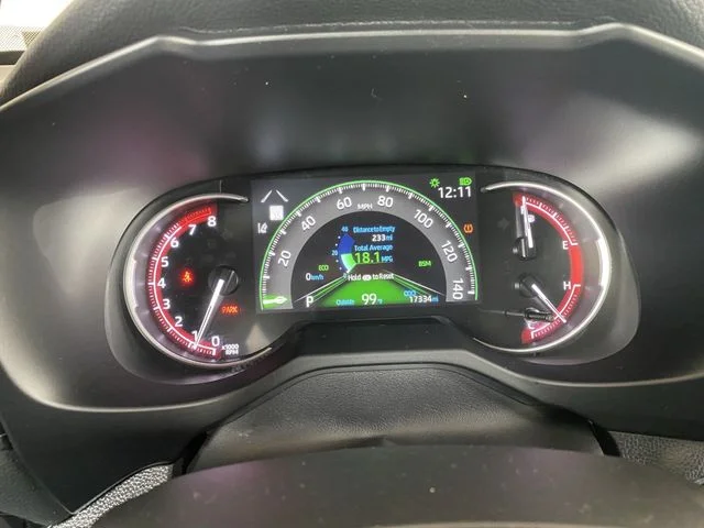 2025 Toyota RAV4 XLE - Photo 32