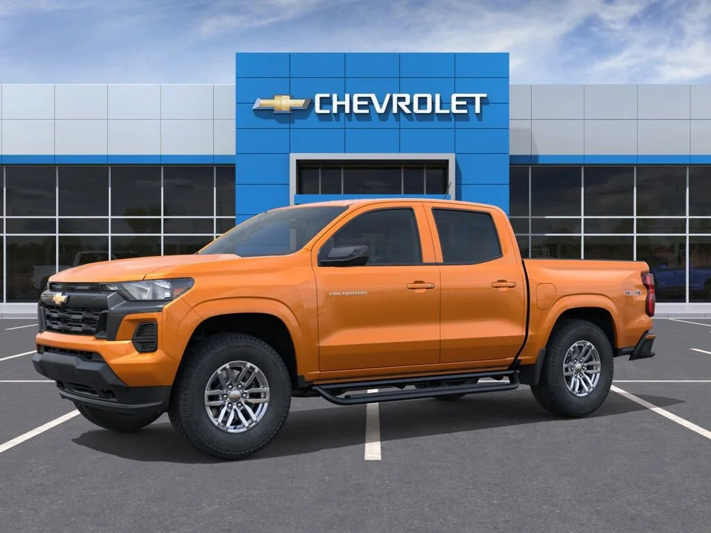 2025 Chevrolet Colorado LT - Photo 2