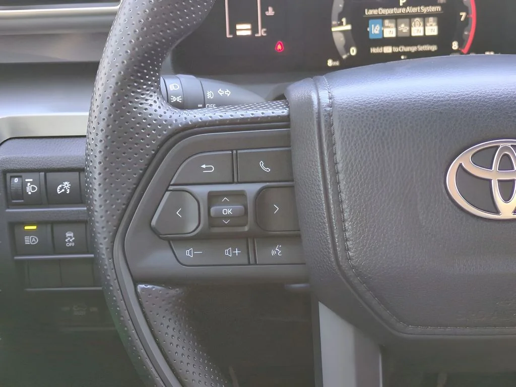 2025 Toyota Tacoma SR5 - Photo 23