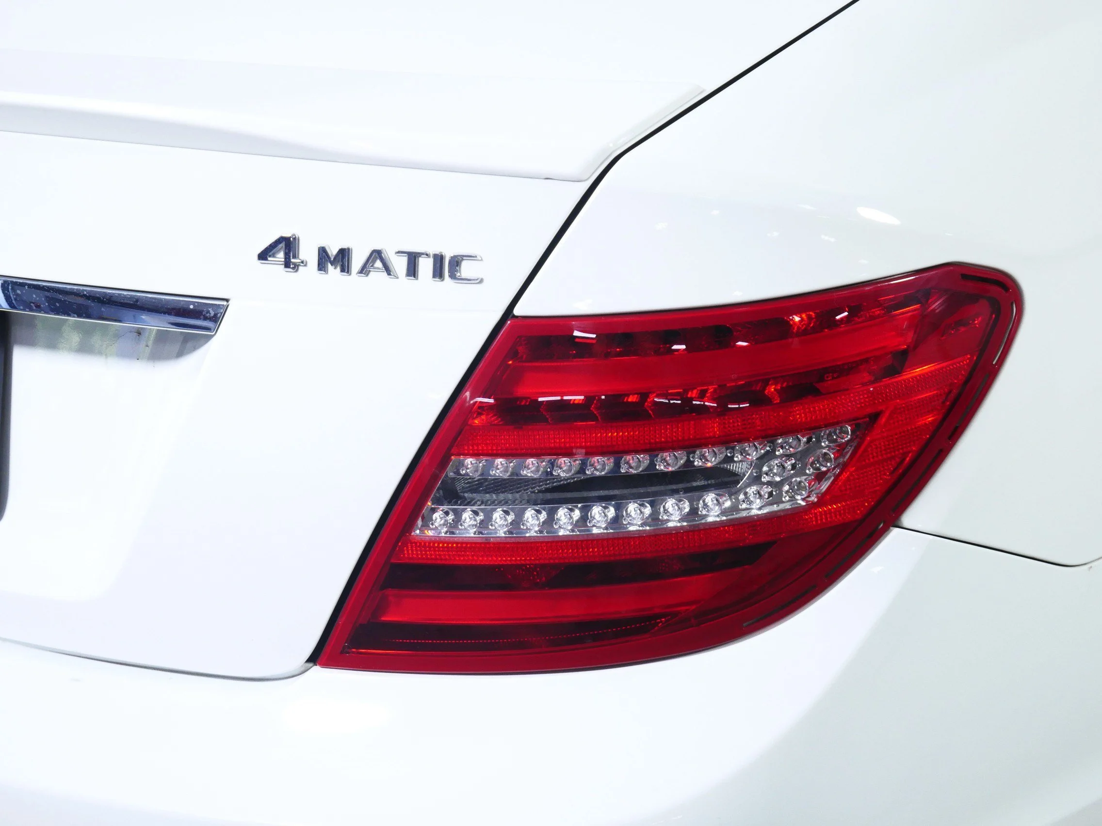 Used 2014 Diamond White Metallic Mercedes-Benz C 300 Sport image 17