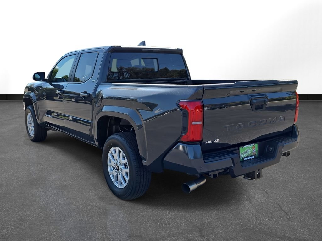 2025 Toyota Tacoma SR5 - Photo 8