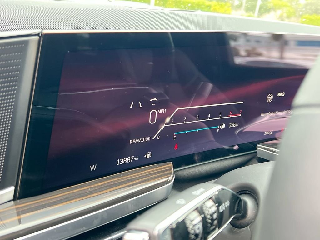 2025 Cadillac Escalade Premium Luxury - Photo 14