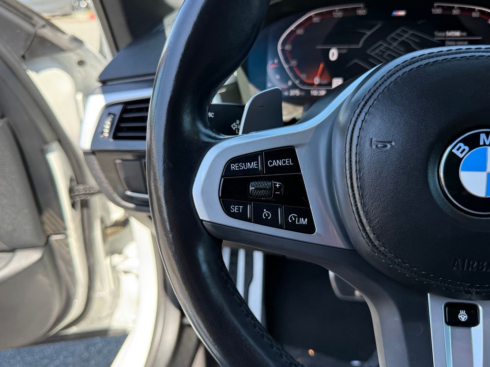 Used 2023 Alpine White BMW 540i image 25