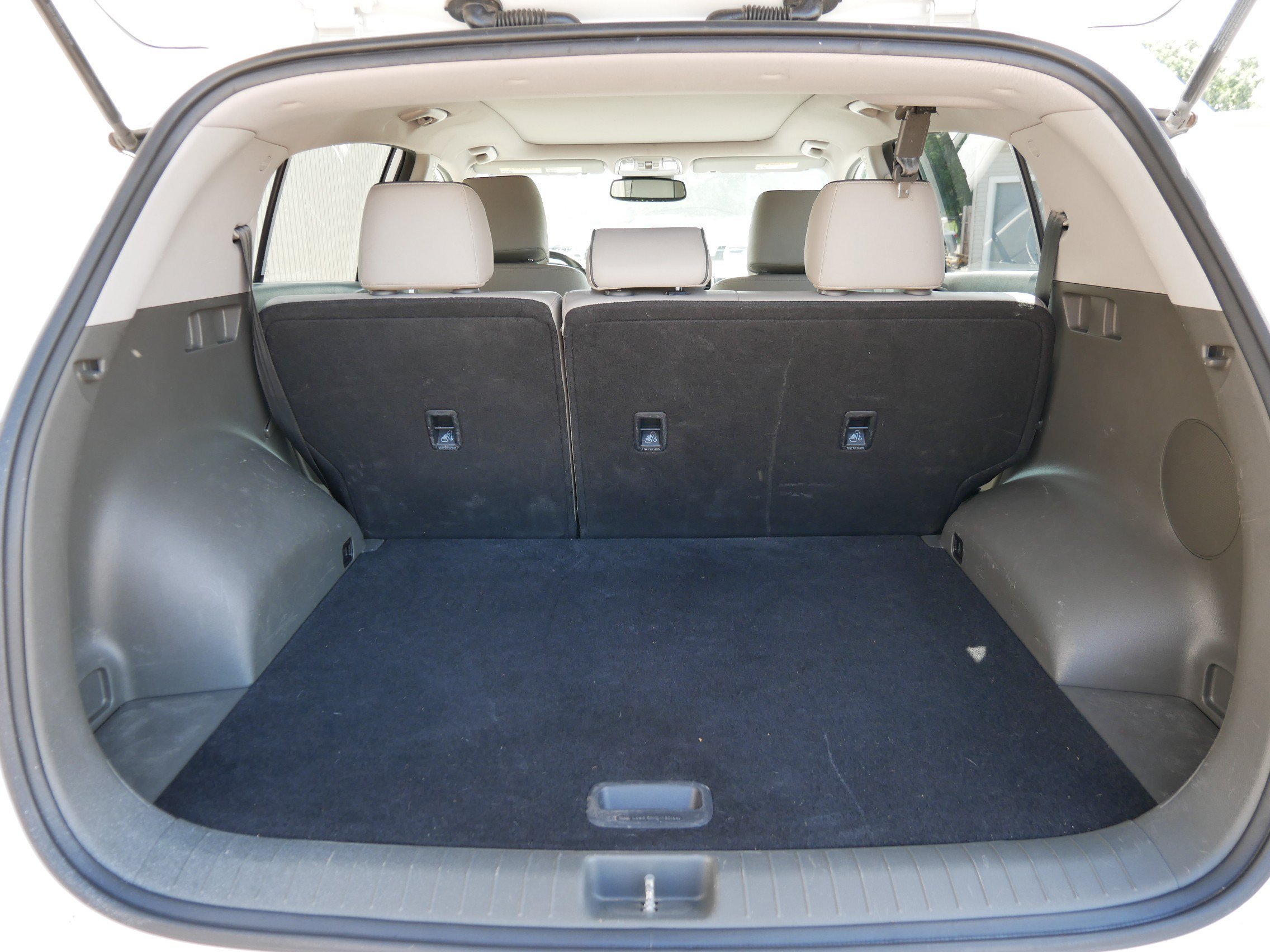 Used 2017 Snow White Pearl Kia EX image 12
