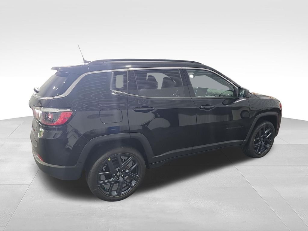 New 2026 Diamond Black Crystal Pearlcoat Jeep  image 5